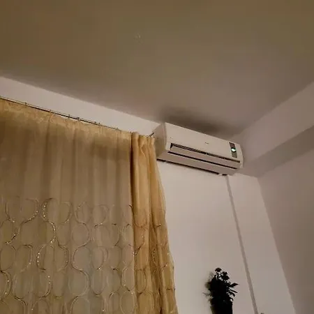 Julia Ground Floor 200m From Sea