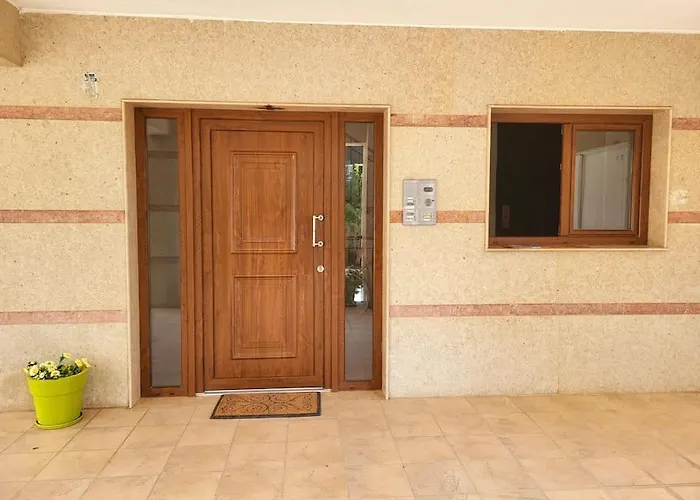 Julia Ground Floor 200m From Sea *